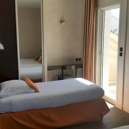 Logis Synaya