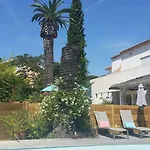Hotel Logis Synaya