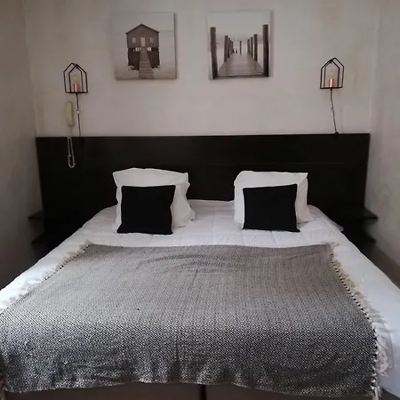 Szálloda Logis Synaya 3*