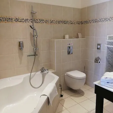 Le Synaya Hotel 3*