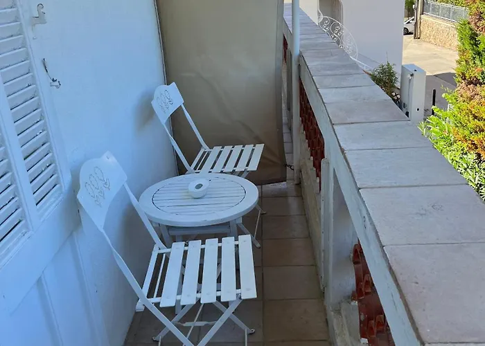 فندق Logis Synaya ساناري سور مير